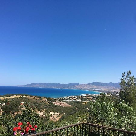 Philip'S Holiday House Neo Chorio Esterno foto